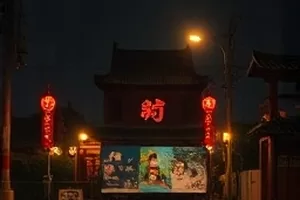 《岸边旧事》退潮后露出的旧船木